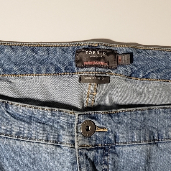 Torrid Boyfriend Straight 5-Pocket Jeans Size 30 R - Picture 2 of 8
